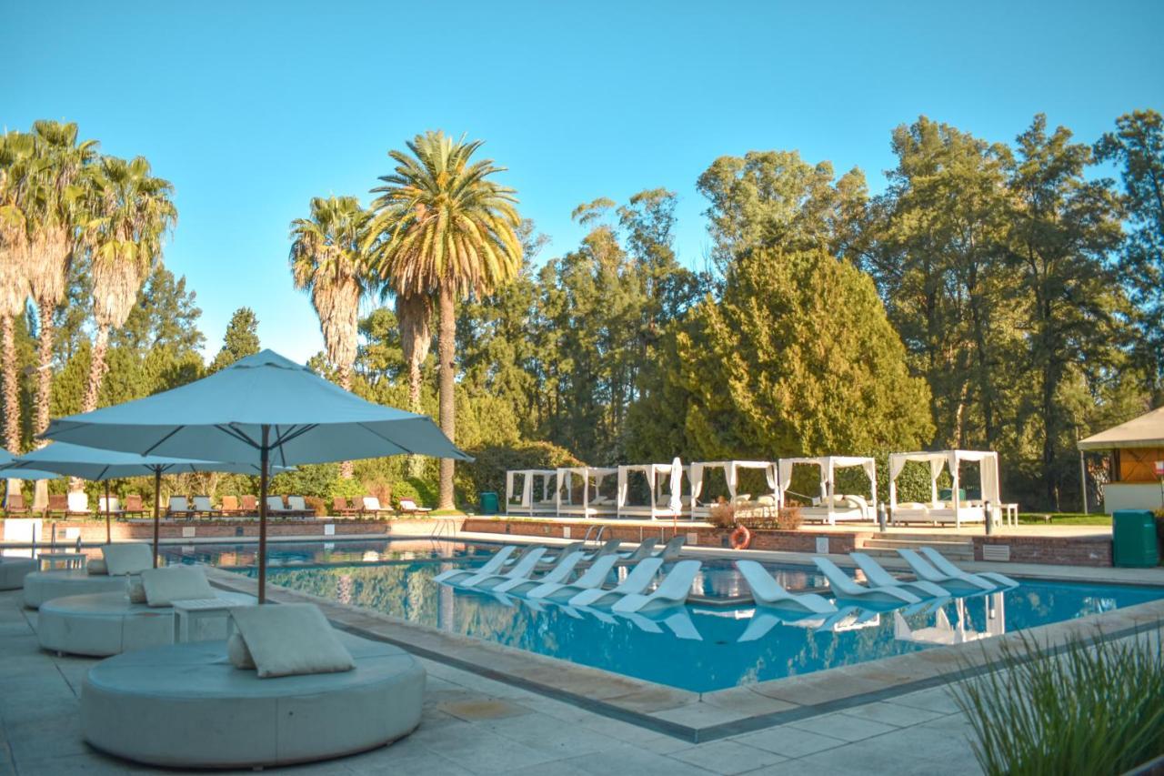 Sheraton Pilar Hotel & Convention Center Exterior foto