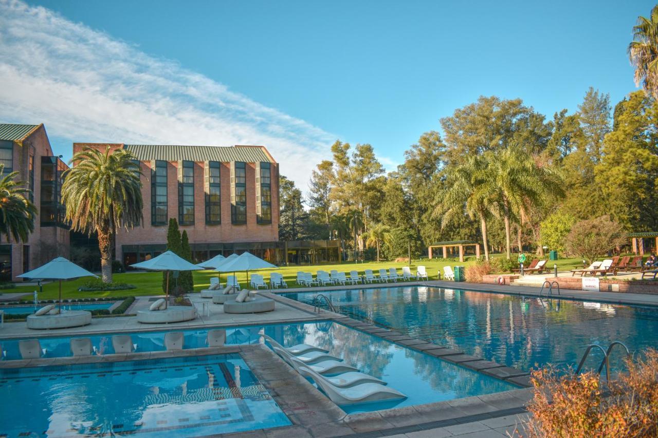 Sheraton Pilar Hotel & Convention Center Exterior foto