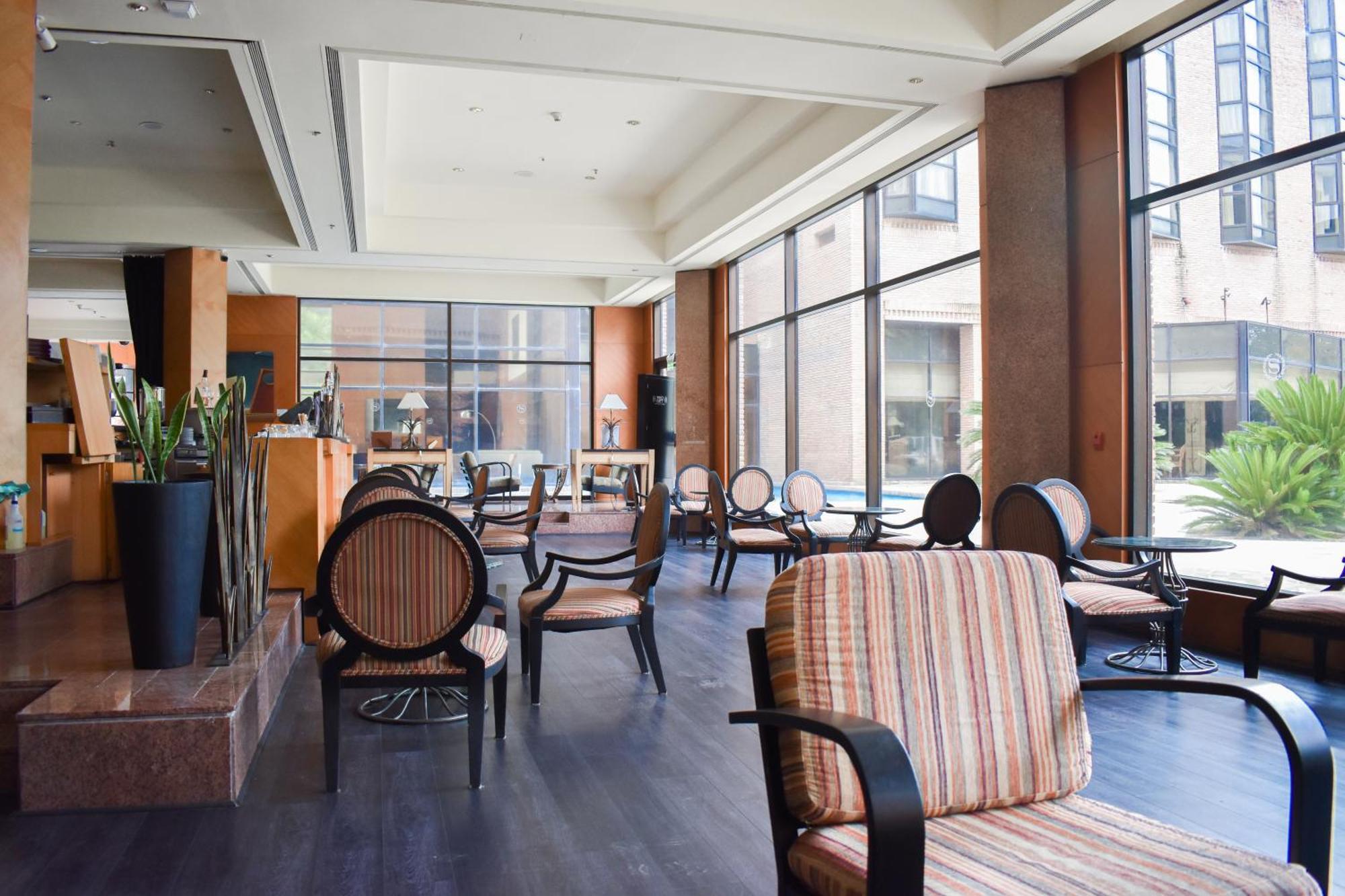 Sheraton Pilar Hotel & Convention Center Exterior foto