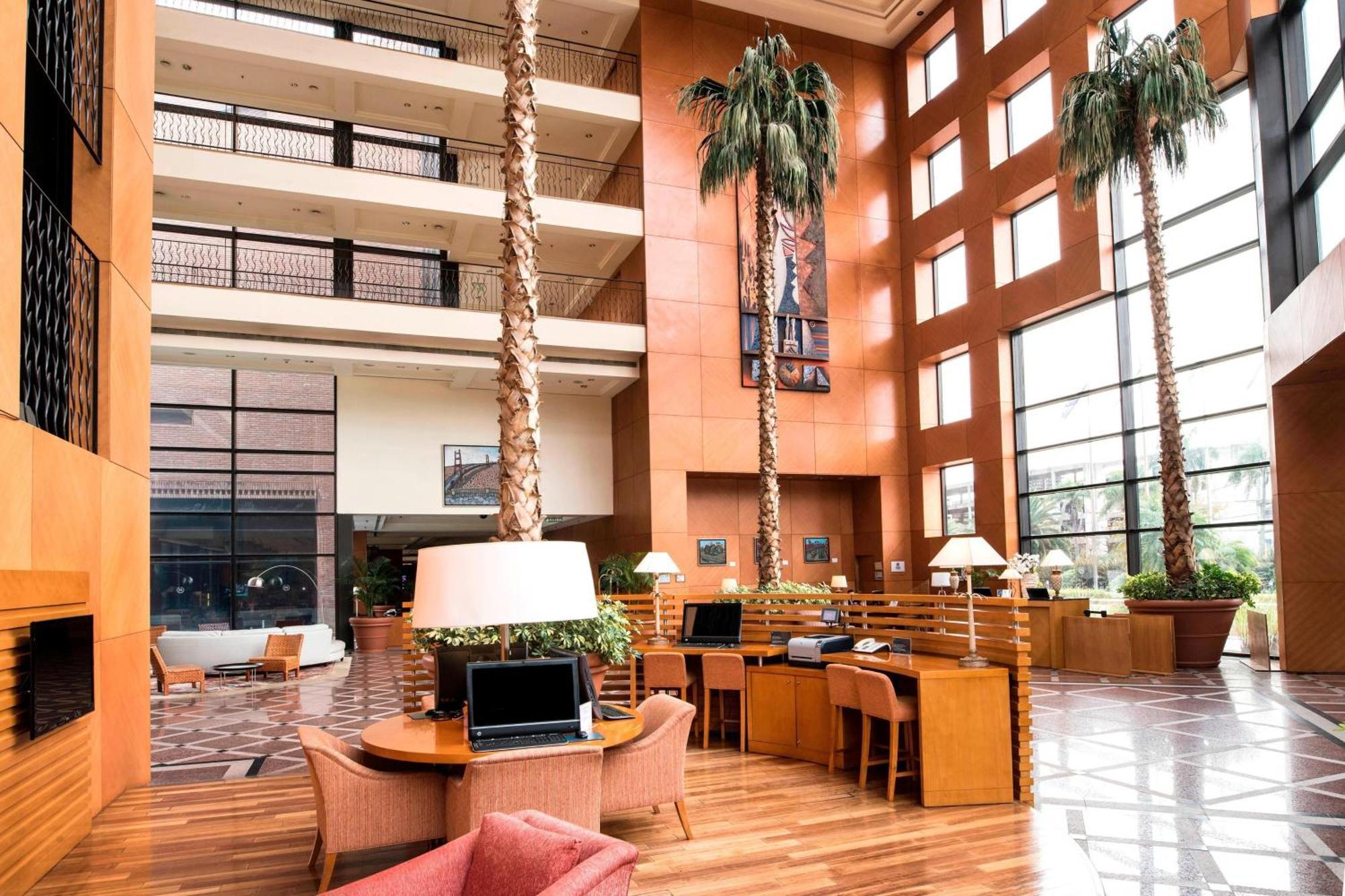 Sheraton Pilar Hotel & Convention Center Exterior foto