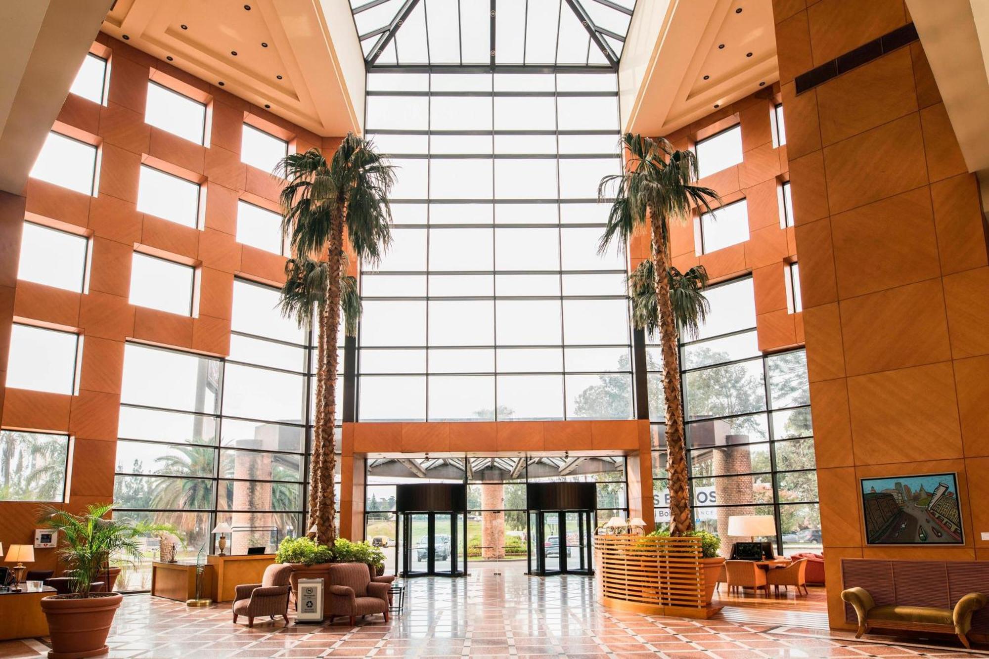 Sheraton Pilar Hotel & Convention Center Exterior foto