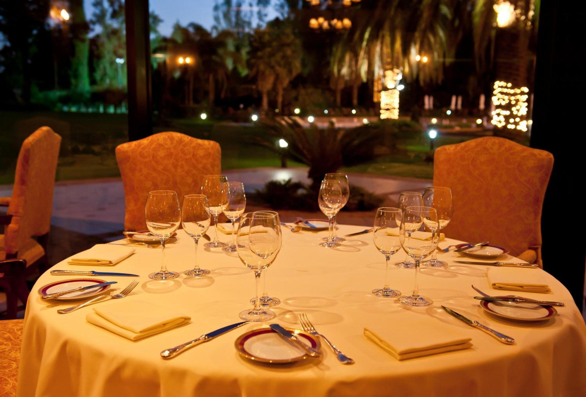 Sheraton Pilar Hotel & Convention Center Exterior foto