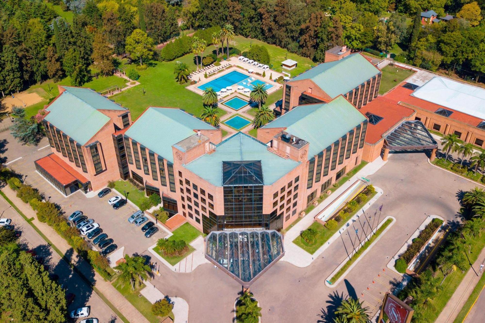 Sheraton Pilar Hotel & Convention Center Exterior foto