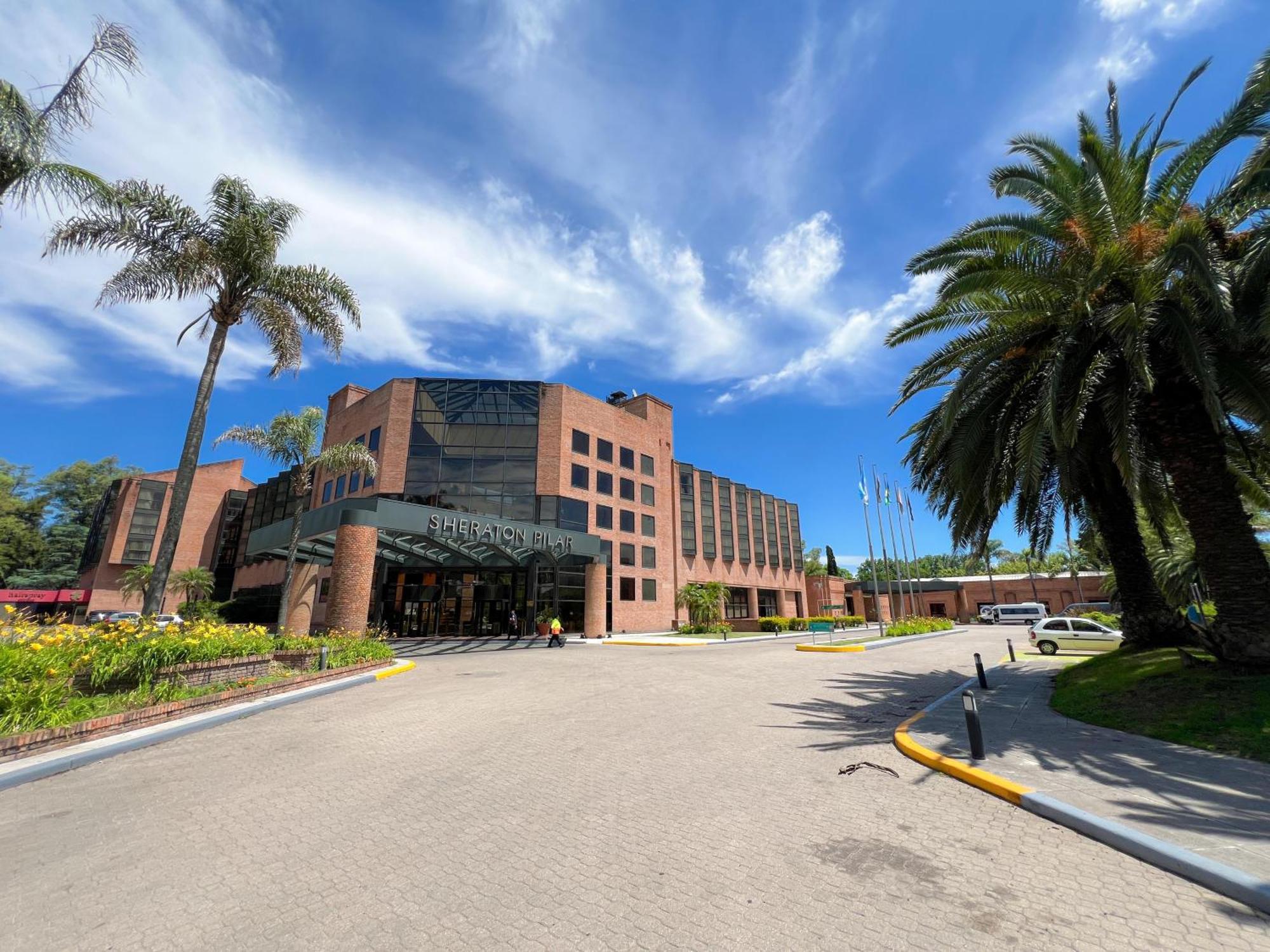Sheraton Pilar Hotel & Convention Center Exterior foto